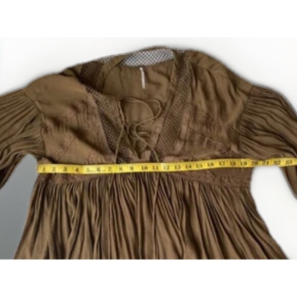Free People Bell Sleeve Blouse Flowy Peasant Burgundy Brown boho top Size Small - Picture 11 of 14